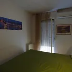 Bok - Central Modern 2Br Apt W Balcony, Free Indoor Parking!