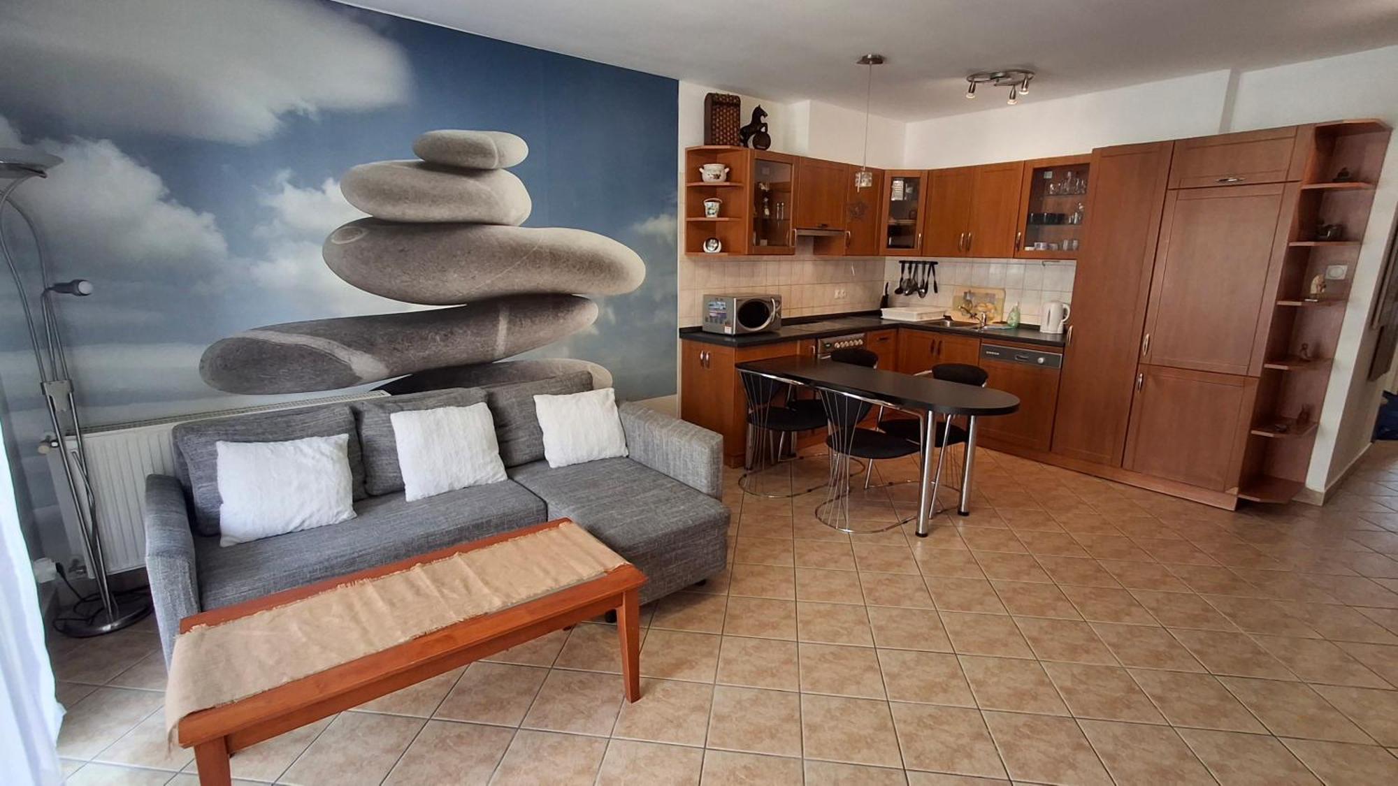Bok - Modern 2br W Balcony, Free Indoor Parking! *