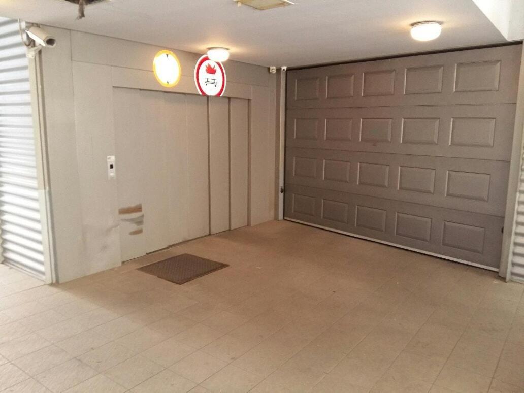 Apartment Bok - Modern 2br W Balcony, Free Indoor Parking! Budapest