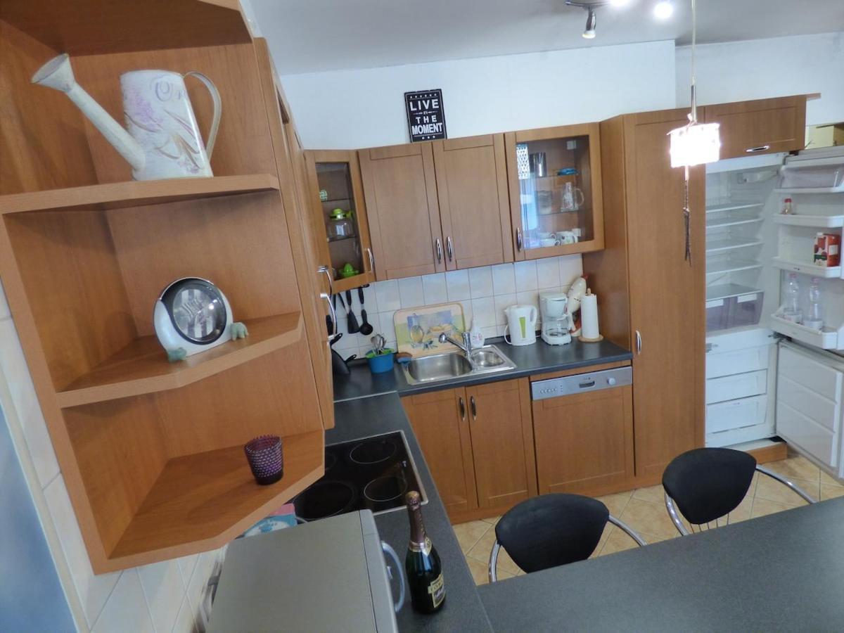 Bok - Modern 2br W Balcony, Free Indoor Parking!